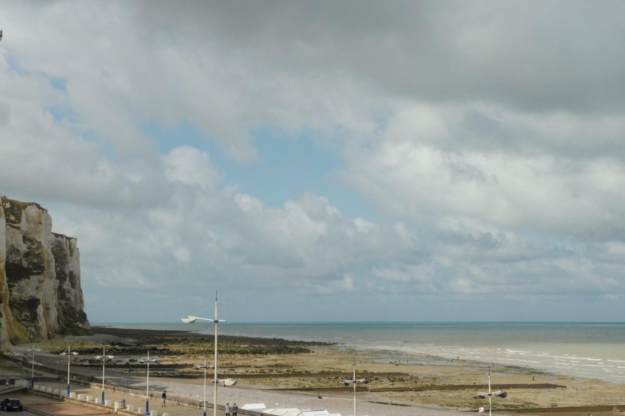 L' Entre Mer Et Falaise Le Treport Luaran gambar